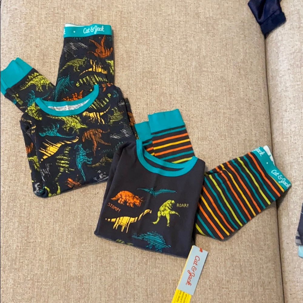 4 piece bundle Dinosaur PJs 4t NWT